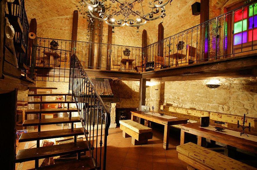 Chateau Krakovany Luaran gambar