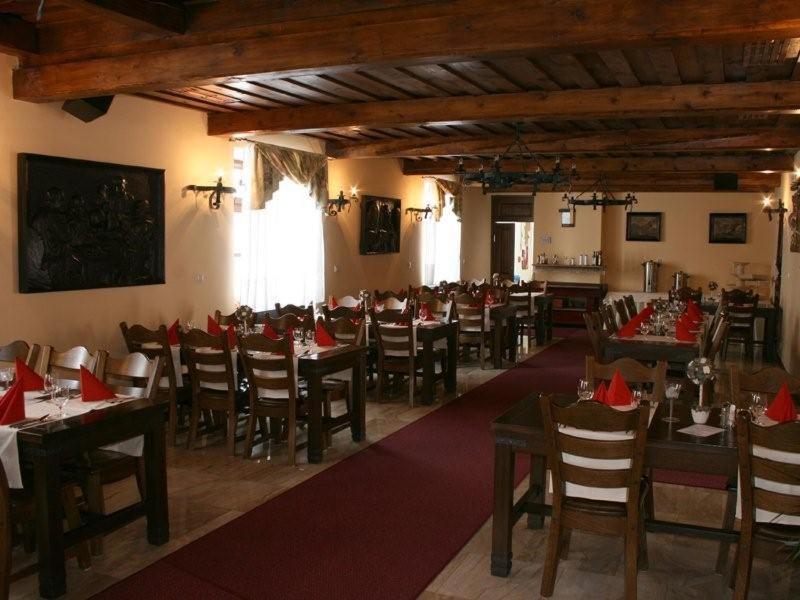 Chateau Krakovany Luaran gambar