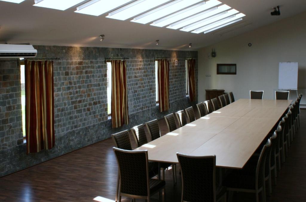 Chateau Krakovany Luaran gambar