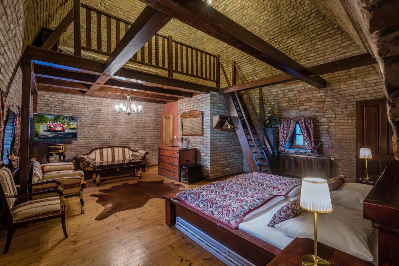 Chateau Krakovany Luaran gambar